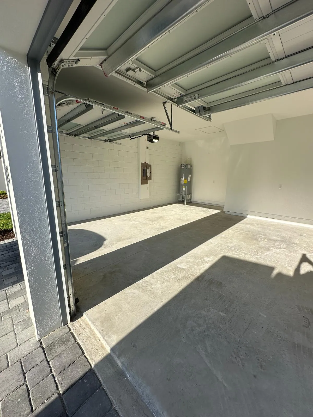 Volcán Resins Project Portfolio - Volcan-Resin-Before-3.webp