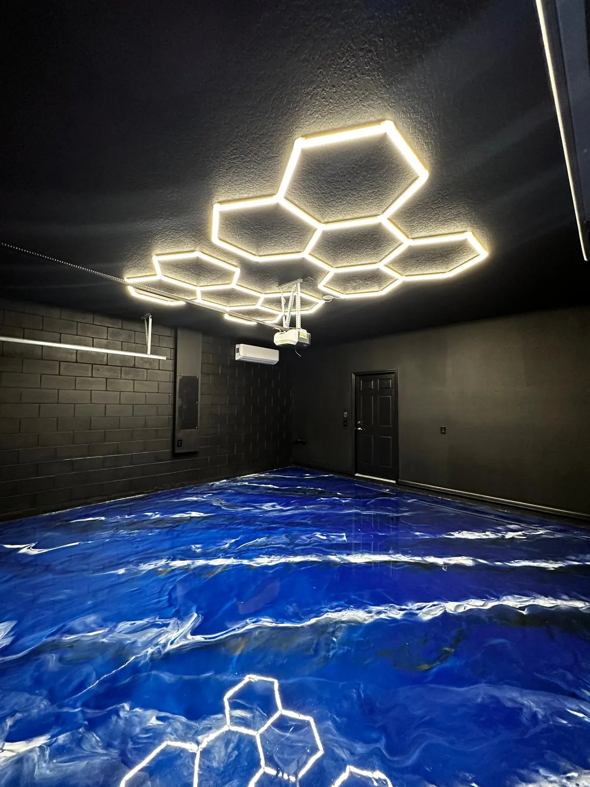 Volcán Resins Project Portfolio - Volcan-Resin-Flooring-Metalic-Floor-South-Carolina-Portfolio-3.webp