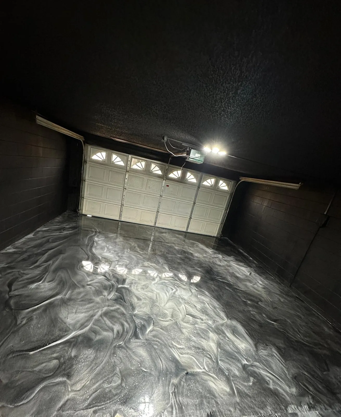 Volcán Resins Project Portfolio - Volcan-Resin-Flooring-Metalic-Floor-South-Carolina-Portfolio-5.webp