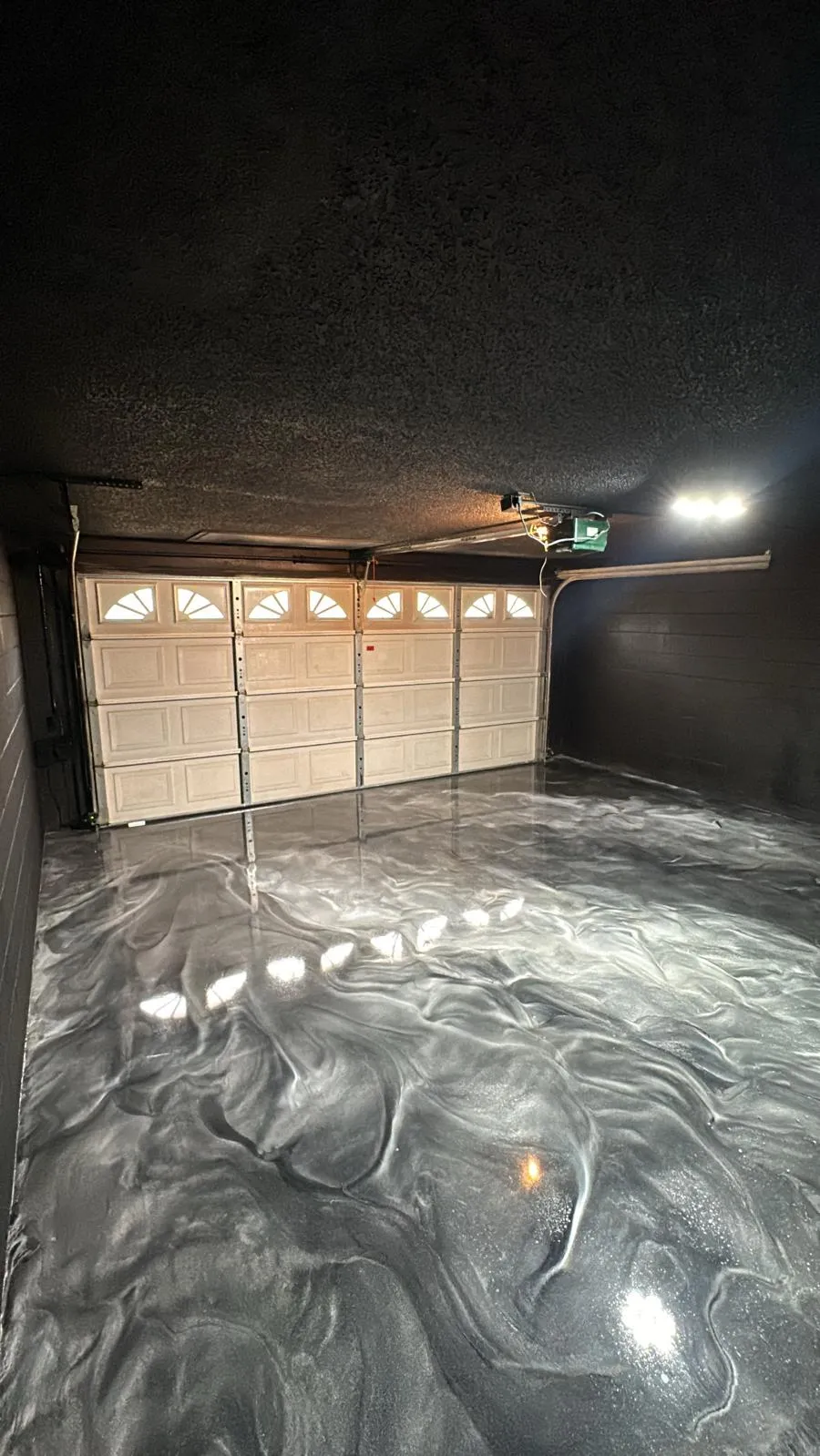 Volcán Resins Project Portfolio - Volcan-Resin-Flooring-Metalic-Floor-South-Carolina-Portfolio-6.webp