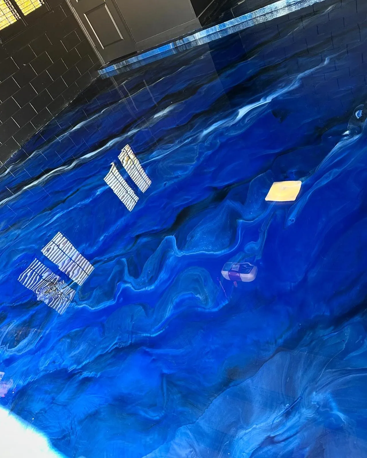 Volcán Resins Project Portfolio - Volcan-Resin-Flooring-Metalic-Floor-South-Carolina-Portfolio-8.webp